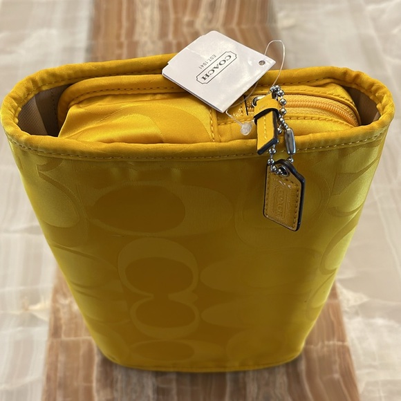 Coach Getaway Signature Nylon Cosmetic Kit Bag in Sunflower Gold 🌻 NWT - Picture 7 of 8